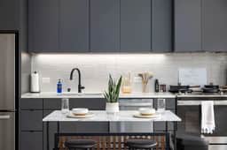 Heritage Loft – Couples/Studio/WiFi/City Views