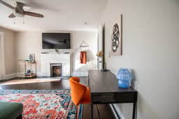 Avondale Haven: Near it All– WiFi, King Bed & Pets