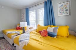 Avondale Adventure-Serene City Stay-King Bed/Games