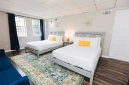 Avondale Guest House- Private Balcony/Grill/Family