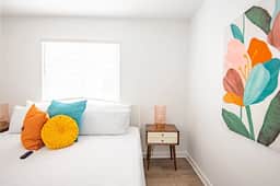 D1-Vulcan's Double Suite-King Beds/Wifi/Workspace