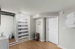 Garden Bungalow at Broadmoor -WiFi/Parking/Cozy