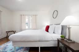 Heritage on 28th- King Bed/Near Downtown/Patio