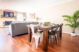 Ashwood Heights - 3 King Beds/Townhome with Patio