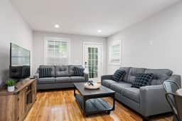 Avenue Quads -Big Groups/King Bed/Parking/Unit 1&3