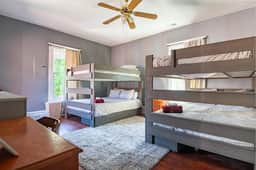 Magnolia Manor | Groups, 3 Full Units, WiFi