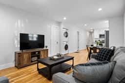 Avenue Quads - Minutes from City/Parking/Units 2&4