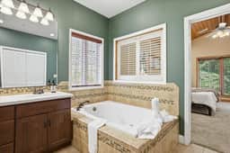 Serenity Ridge Suite 321- King Bedroom/Pool Access