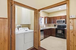 Serenity Ridge Suite 321- King Bedroom/Pool Access