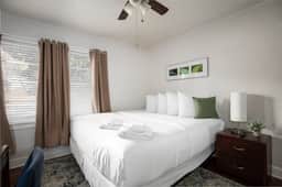 The Grove at 21st- Near Mtn. Brook/Gazebo/3BR/WiFi