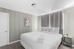 The Upper Bungalow at Broadmoor - Groups/Parking