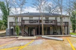 Vulcan View Suites - Group-Friendly Units w/ Parking