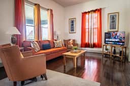 Division Den |Charming One-Level w/ Backyard +WiFi - Image 2