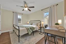The Scandic - Modern Group Stay/Fully Fenced Yard - Image 4