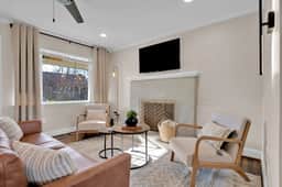 The Scandic - Modern Group Stay/Fully Fenced Yard - Image 2