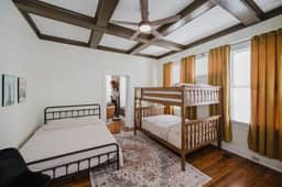 Vulcan Heights - Historic Home with Modern Touches - Image 4