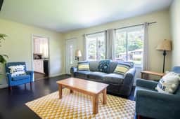 The Garden Park Escape: Pool/Patio/Groups/King Bed - Image 2