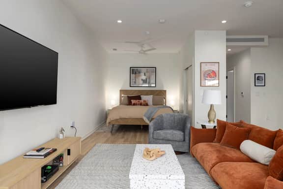 Sky Suite – Games/WiFi/Center of the City + Views