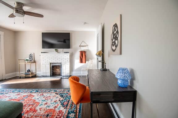 Avondale Haven: Near it All– WiFi, King Bed & Pets