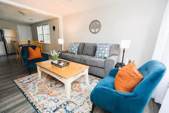 Avondale Guest House- Private Balcony/Grill/Family