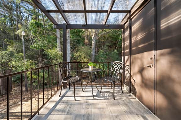 Beacon Grove Retreat – Patio • Washer/Dryer • WiFi