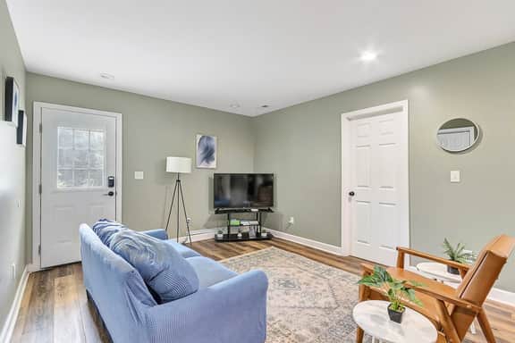Bethany Grove House B | Cozy Three Bedroom Stay