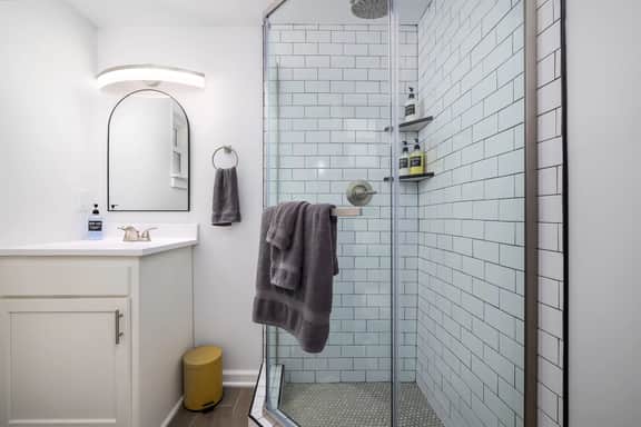 C1 Vulcan's Hideout-King Bed/Workspace/FreeParking