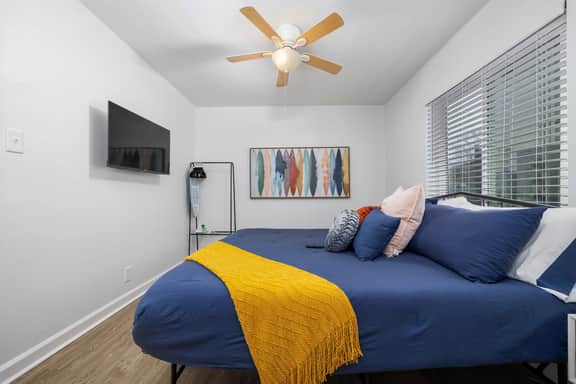 C2 Vulcan's Hideout-King Bed/Wifi/Pets/FreeParking