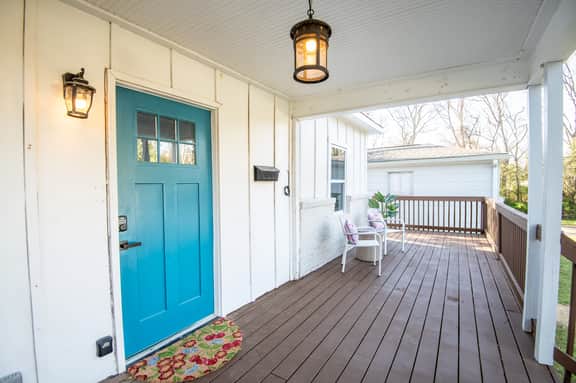 Crestwood Bloom – 3BR Getaway w/ Patio & Backyard