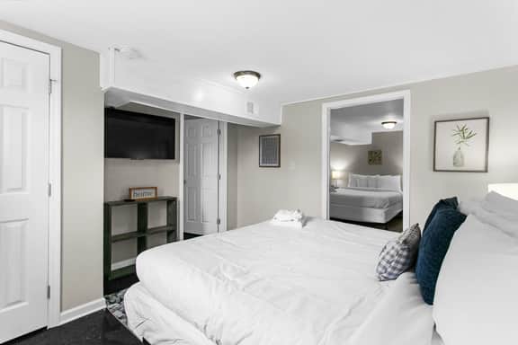 Dugan Cottage Suite B - City Stay/WorkSpace/WiFi