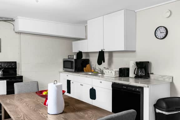 Dugan Cottage Suite B - City Stay/WorkSpace/WiFi