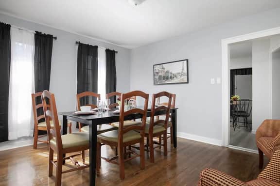 Fourth Street Retreat | King Bed/Family/DownTown