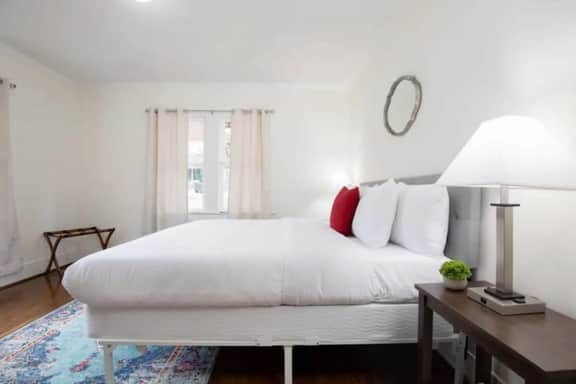 Heritage on 28th- King Bed/Near Downtown/Patio