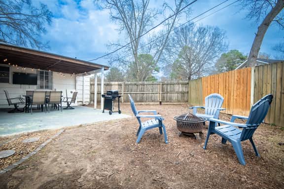 Hoadley Home- Family/Games/Driveway/Wifi/Crestline