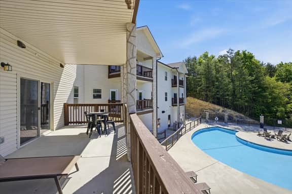 Serenity Ridge Clubhouse Unit 3- King Bed/Family