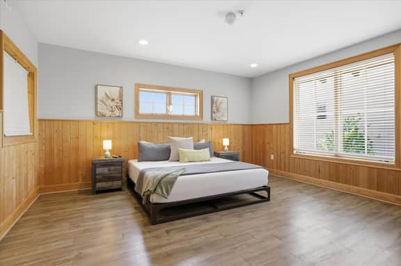 Hearthstone Lodge- 4 Private Units/King Beds/Patio
