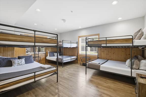 Serenity Ridge Unit 711 - Single-Level Group Stay