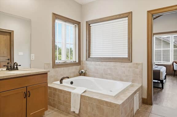 Serenity Ridge Unit 721 - Groups/Pool Access/Patio