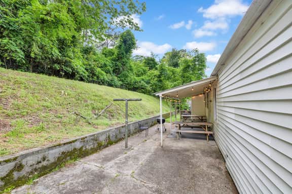 The 86th Street Retreat | Patio/King Bed/Groups