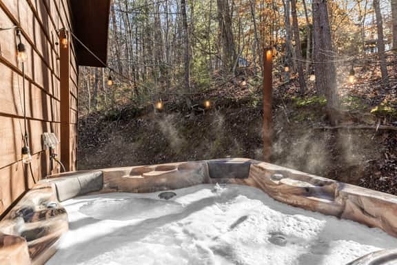 Tennessee Timber Retreat - Cabin/HotTub/Pets/WiFi