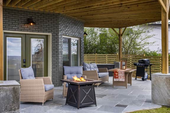 The Hobbit House - City Views/Deck & Patio/Firepit