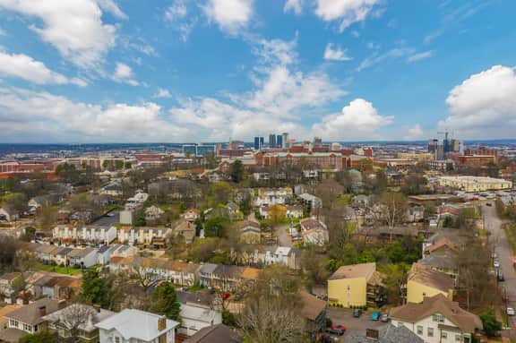 Vulcan View Suites - Group-Friendly Units w/ Parking