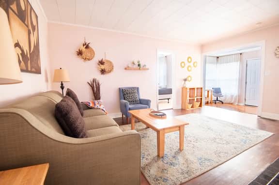 Green Acres Cottage | Cozy/Patio/Fenced Backyard - Image 2