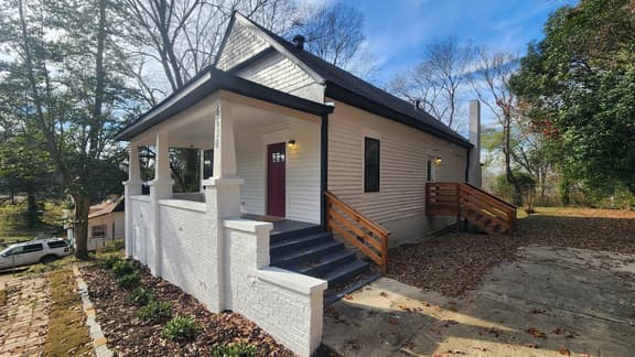 Magic City Manor: Groups/Driveway/Game Room/Wifi
