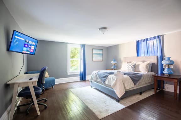 Magnolia Garden Suite - Historic/WiFi/Downtown