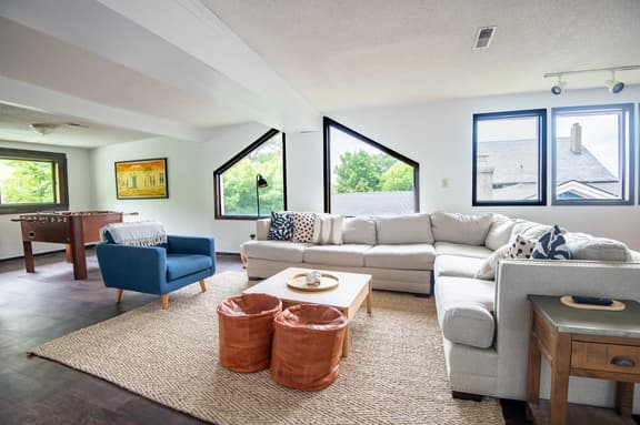 Tri-City BrightHaus – Groups/WiFi/Spacious/Comfy