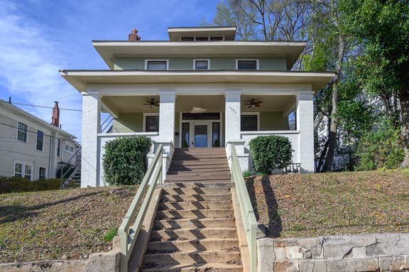Vulcan Heights - Historic Home with Modern Touches - Image 1