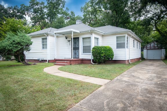 Green Acres Cottage | Cozy/Patio/Fenced Backyard - Image 1